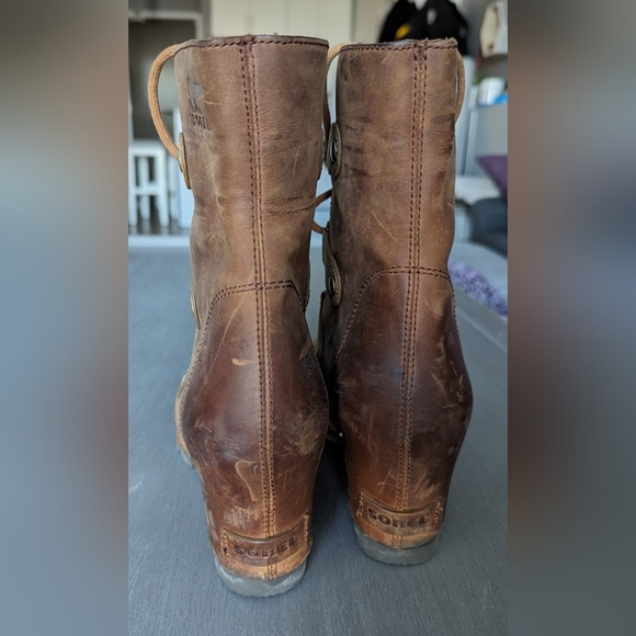 Sorel all Leather Wedged Booties - Picture 3 of 5